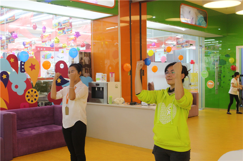 BBunion国际早教厦门外图中心活动花絮：感恩的心，蓝色的爱