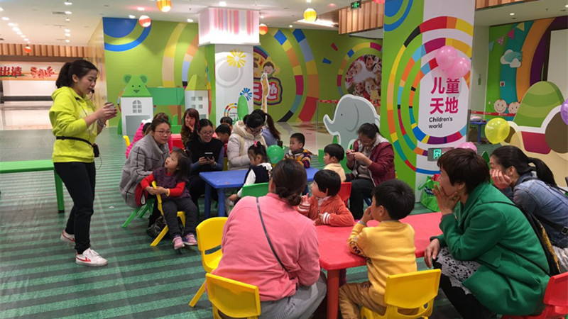 BBunion国际早教泉州中骏中心活动花絮：植树节多肉DIY，我们的绿色花园