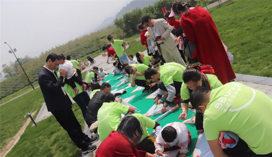 BBunion宜兴八佰伴中心：跟着宝贝一起去春游吧